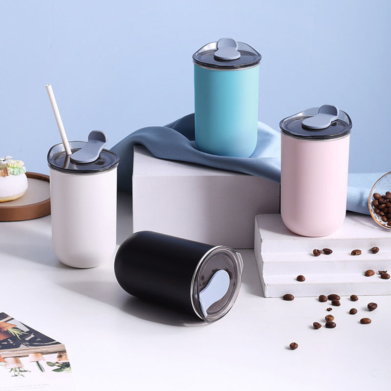 Botellas de agua aisladas con  - Juice Tea Coffee reseña y precio